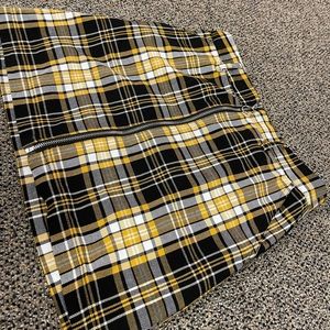 Black and yellow plaid zip up skirt size M